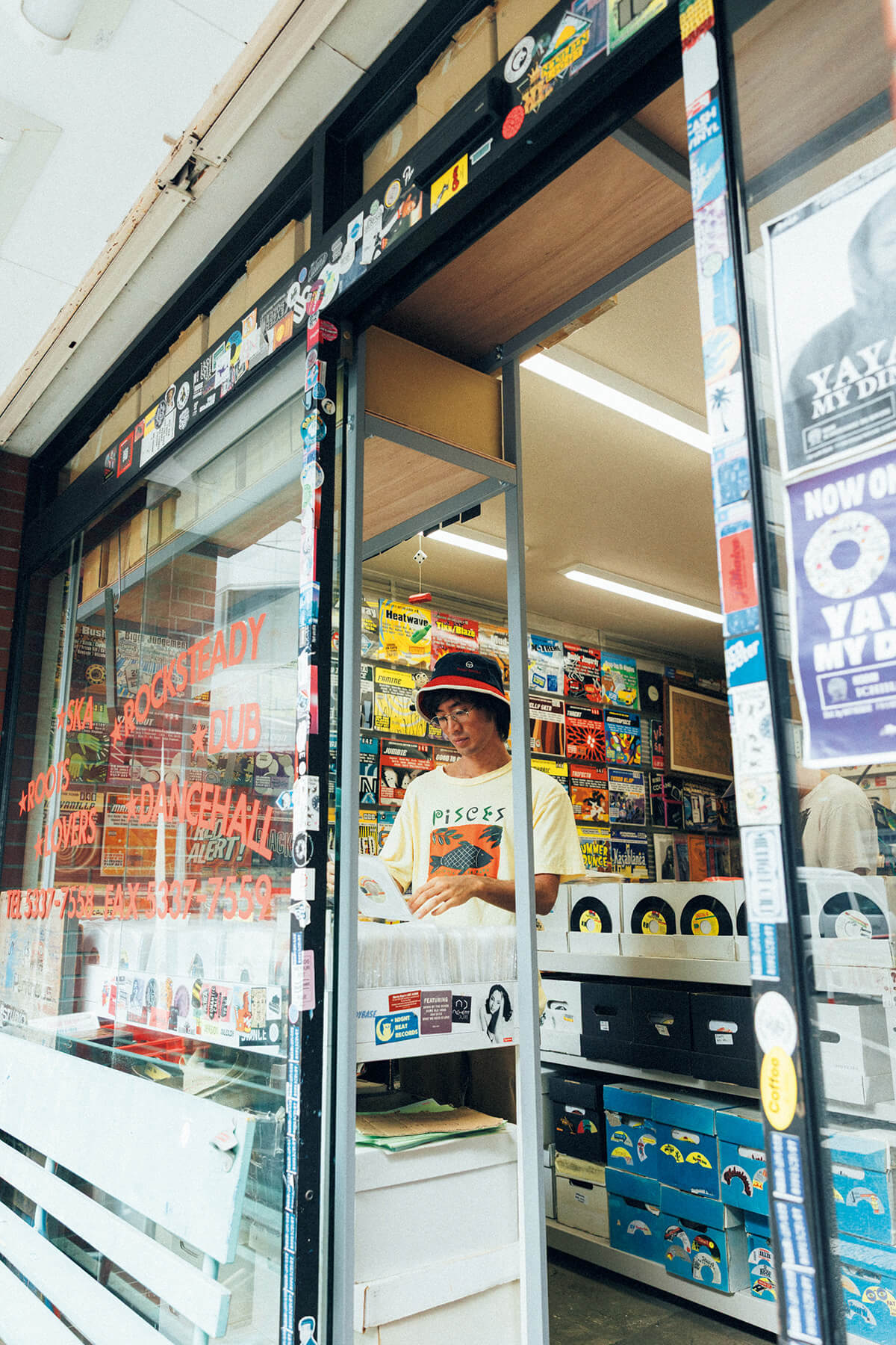 ミュージシャン・岩出拓十郎