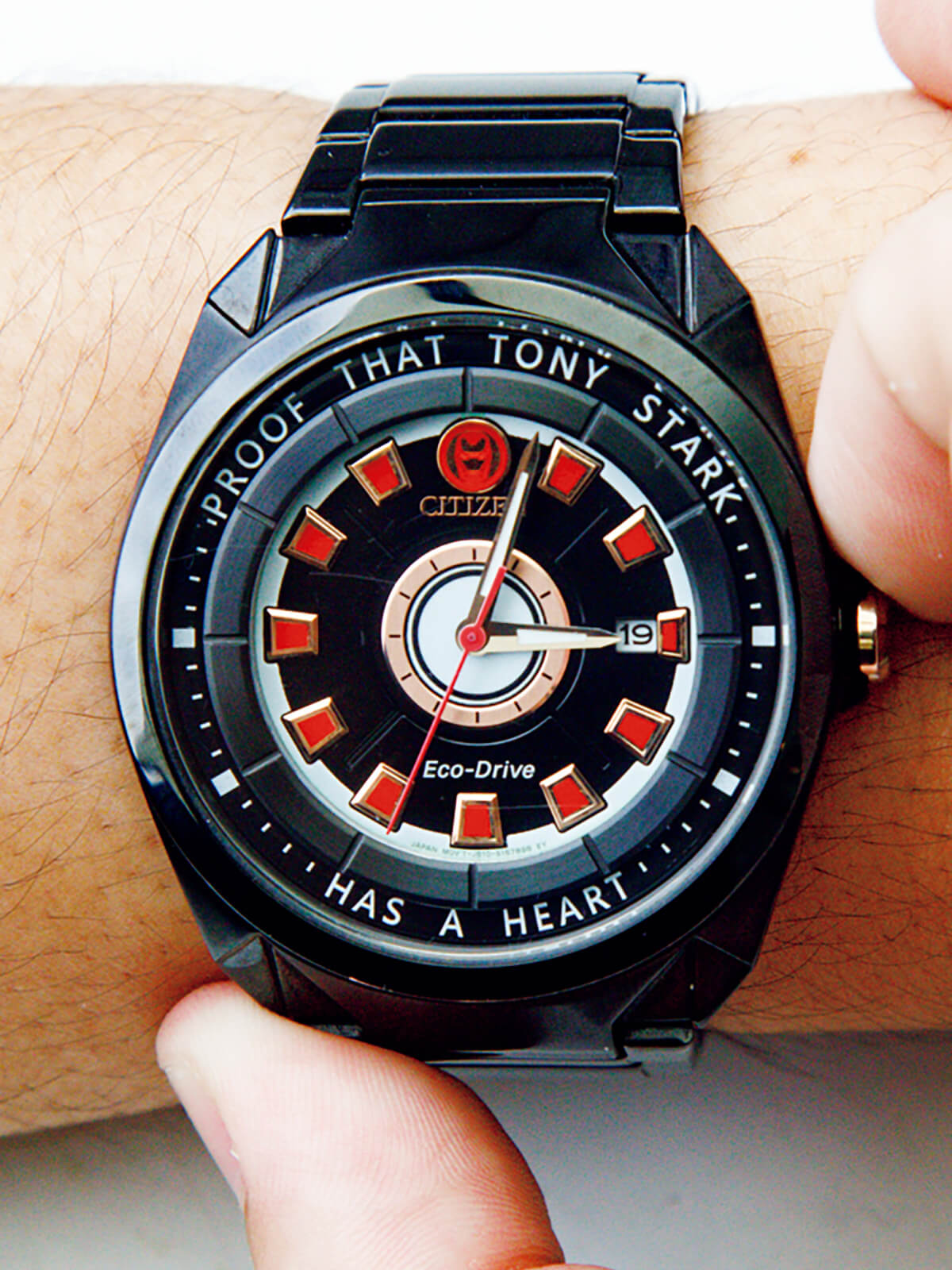 〈シチズン〉エコ・ドライブ「トニー・スターク」モデル