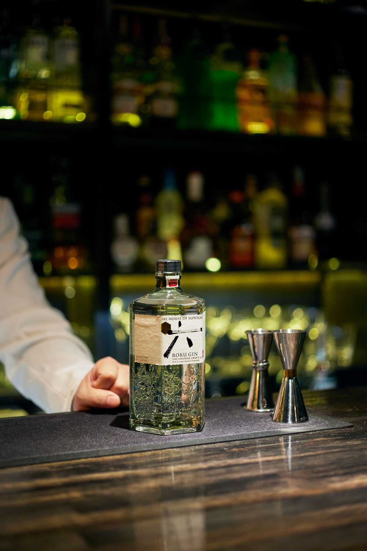 若林将太さんの手元と六