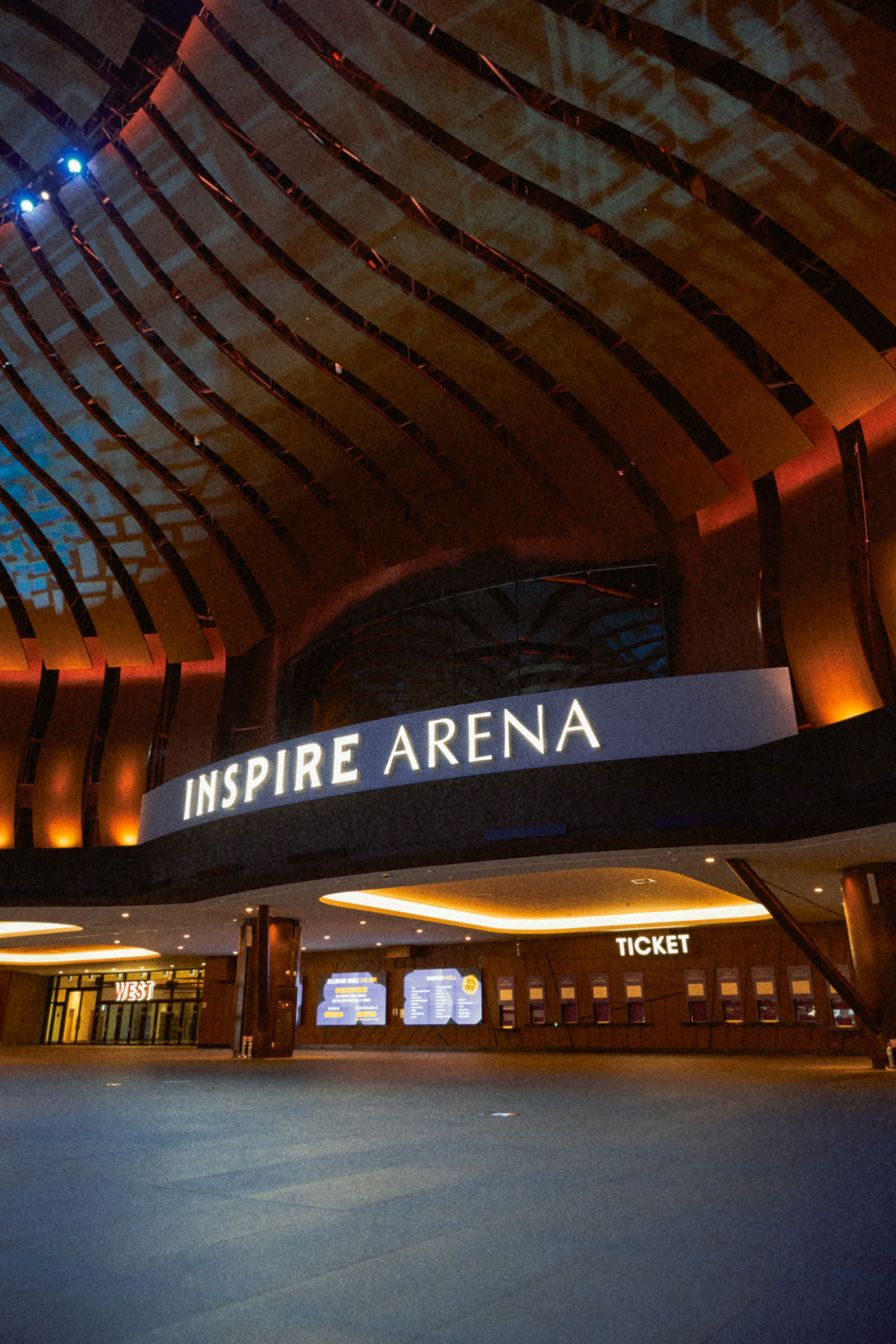 〈インスパイア アリーナ〉外観