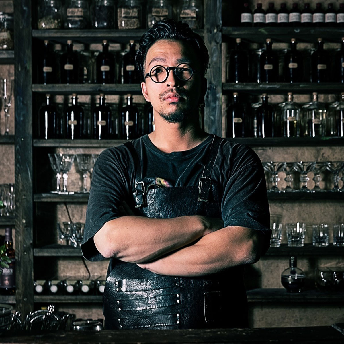 大阪・アメリカ村の人気店「Bar Nayuta」バーテンダーのHIRO氏。