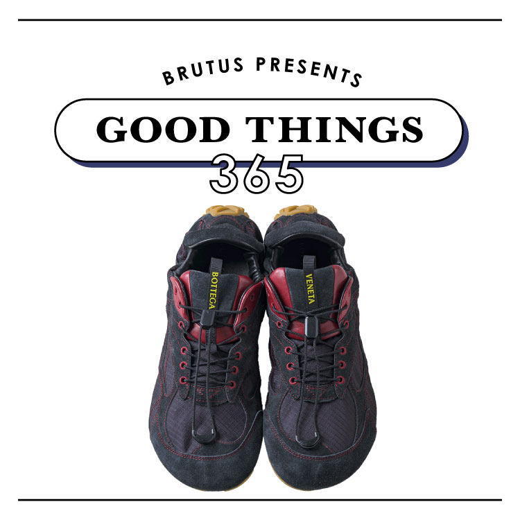 〈ボッテガ・ヴェネタ〉のスニーカー