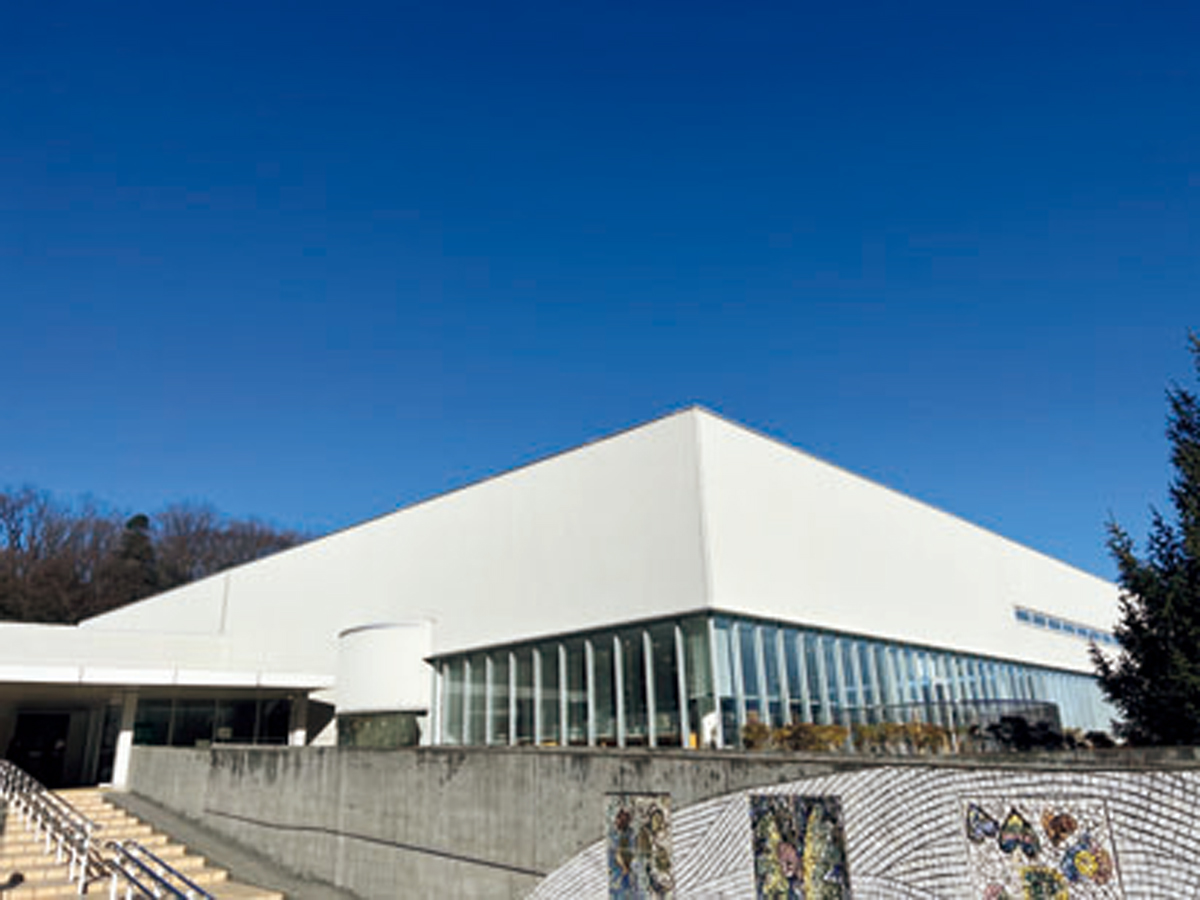 稲城市立中央図書館