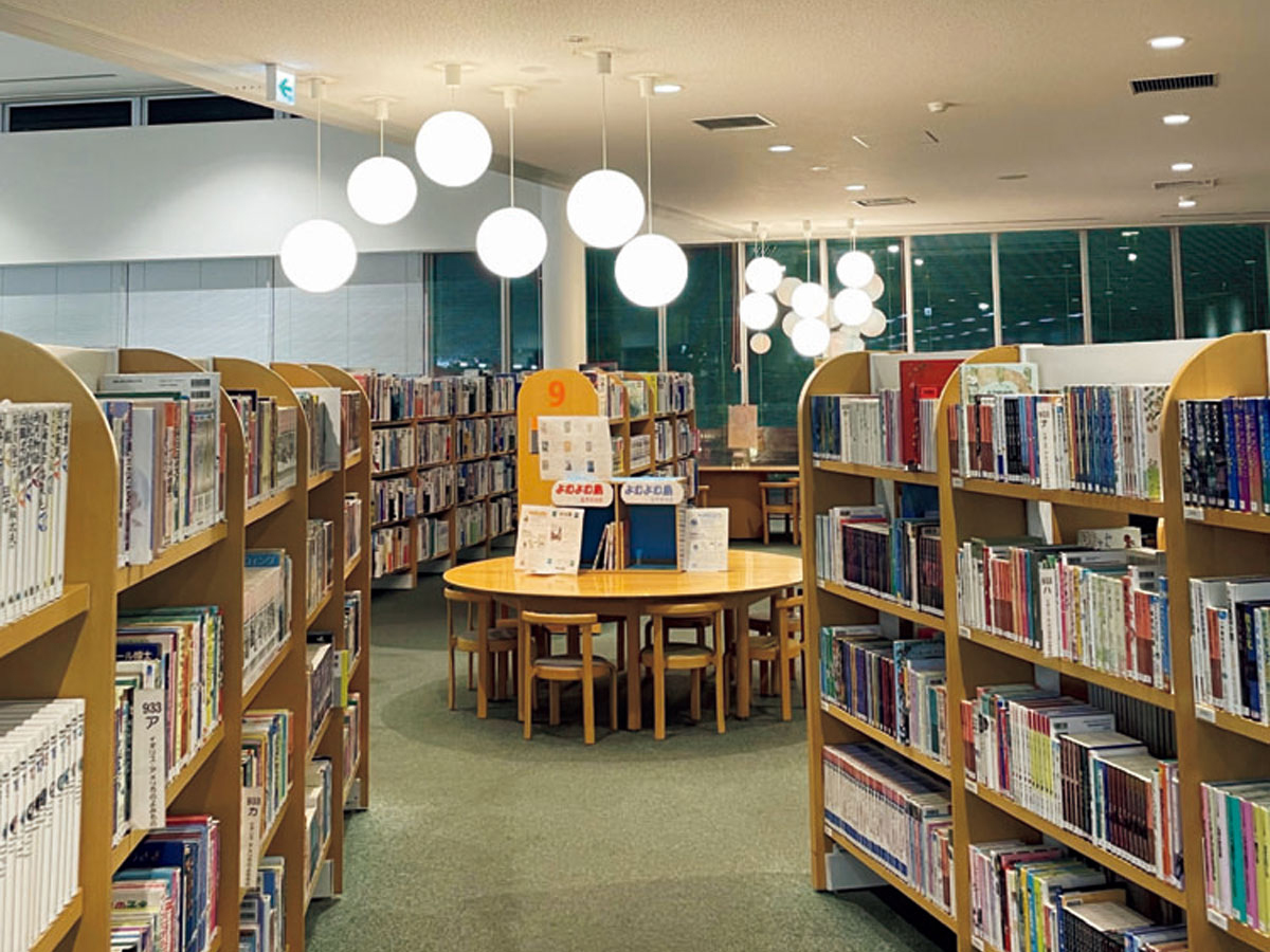 稲城市立中央図書館