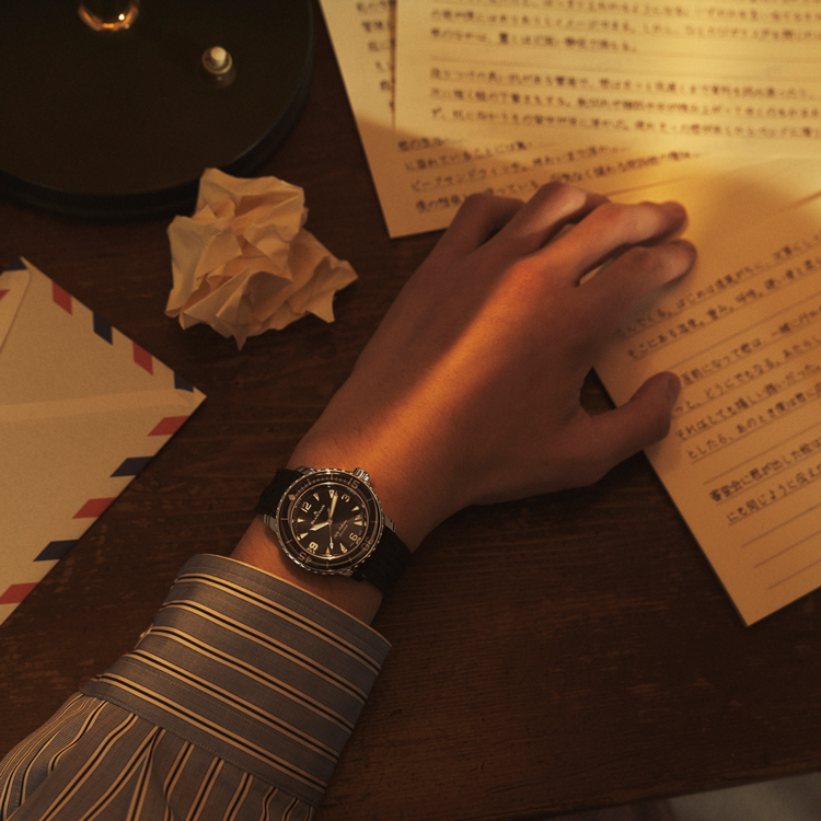 手紙を書いている様子