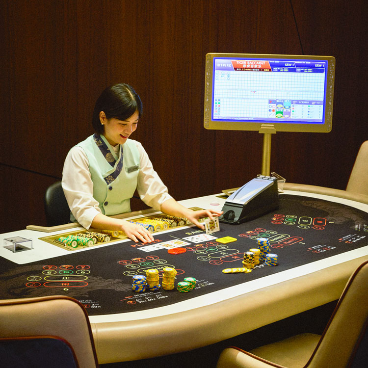 〈インスパイア カジノ〉でのカジノの様子