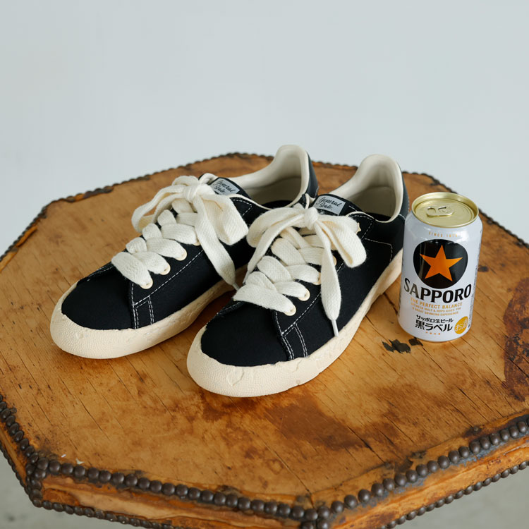 「サッポロ生ビール黒ラベル」×〈Maison MIHARA YASUHIRO〉コラボスニーカー