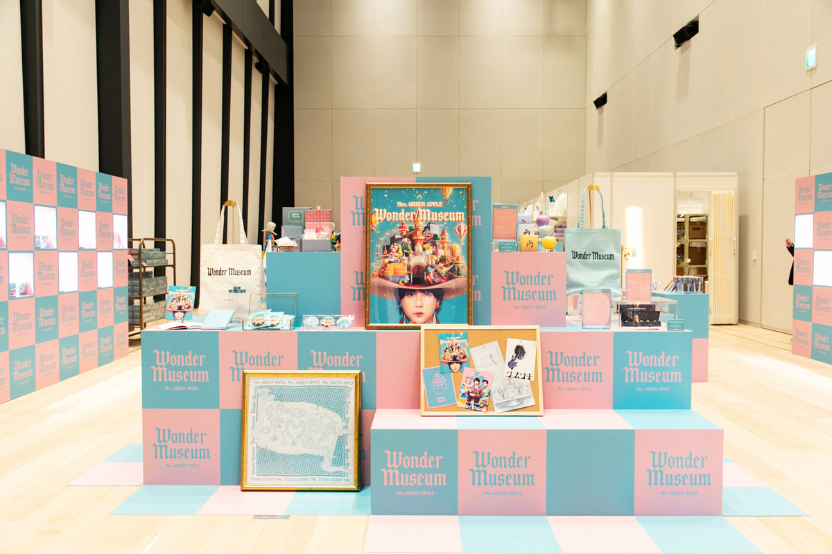 展覧会や楽曲をモチーフにした『Wonder Museum』だけのオリジナルグッズを販売するショップも。