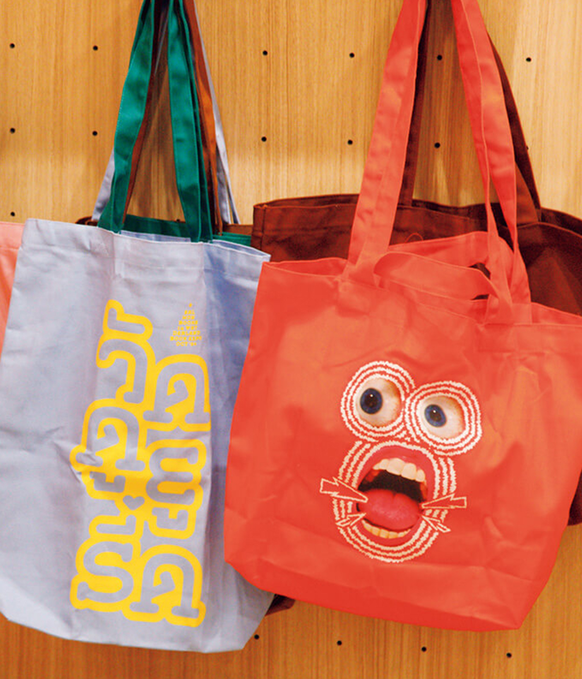 バンコク〈ブックマーク〉で販売しているトートバック