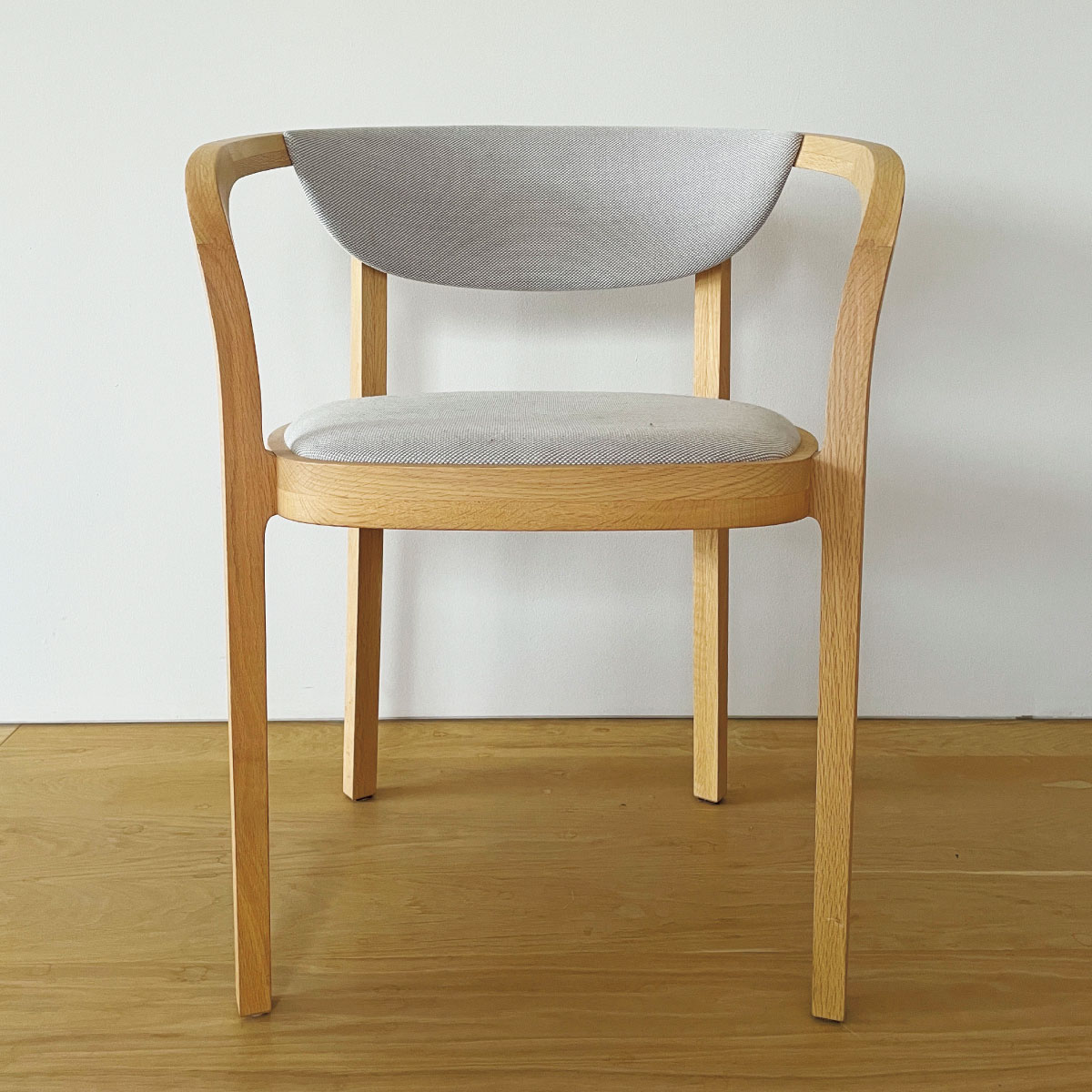 〈カリモクニュースタンダード〉のチェーサチェアパッド