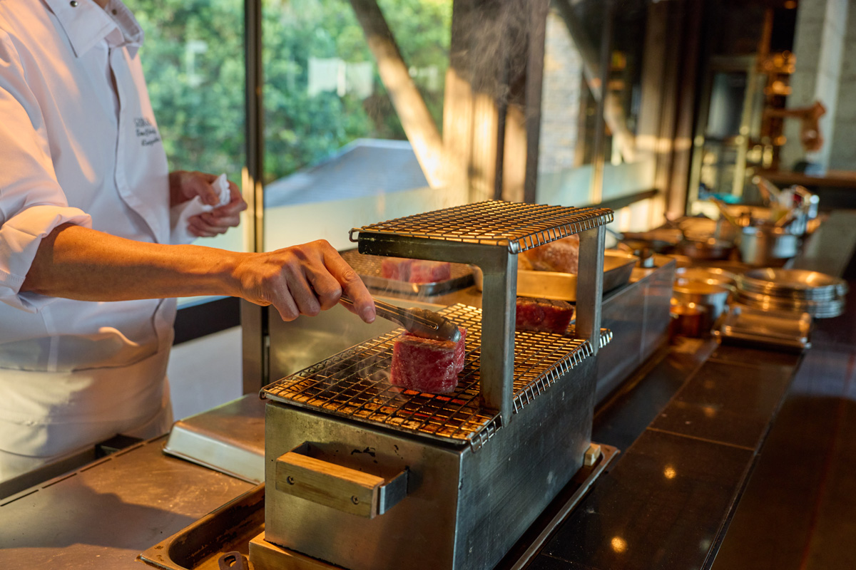 ダイニング〈okas〉の夕食