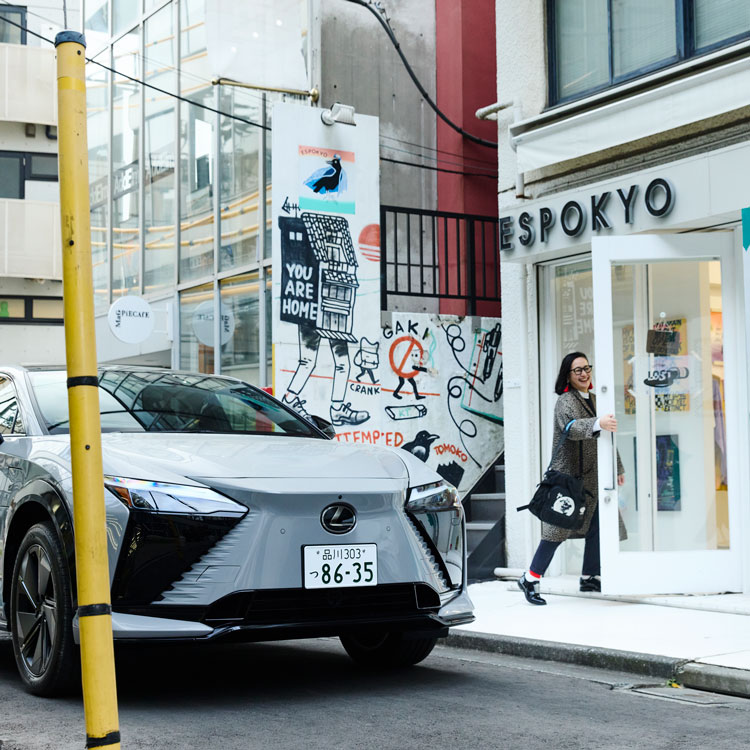 朝倉洋美とLEXUS RZ