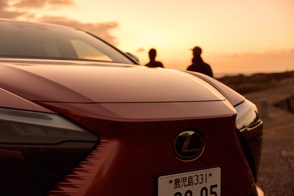 LEXUSのBEV（電気自動車）専用モデルの〈RZ〉