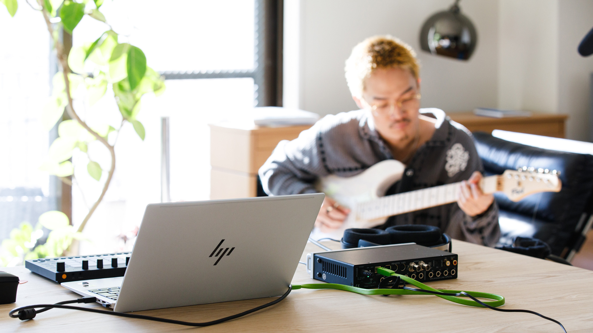 HP OmniBook 7 Aero 13 AI PC。Shin Sakiuraさんのクリエイティビティ