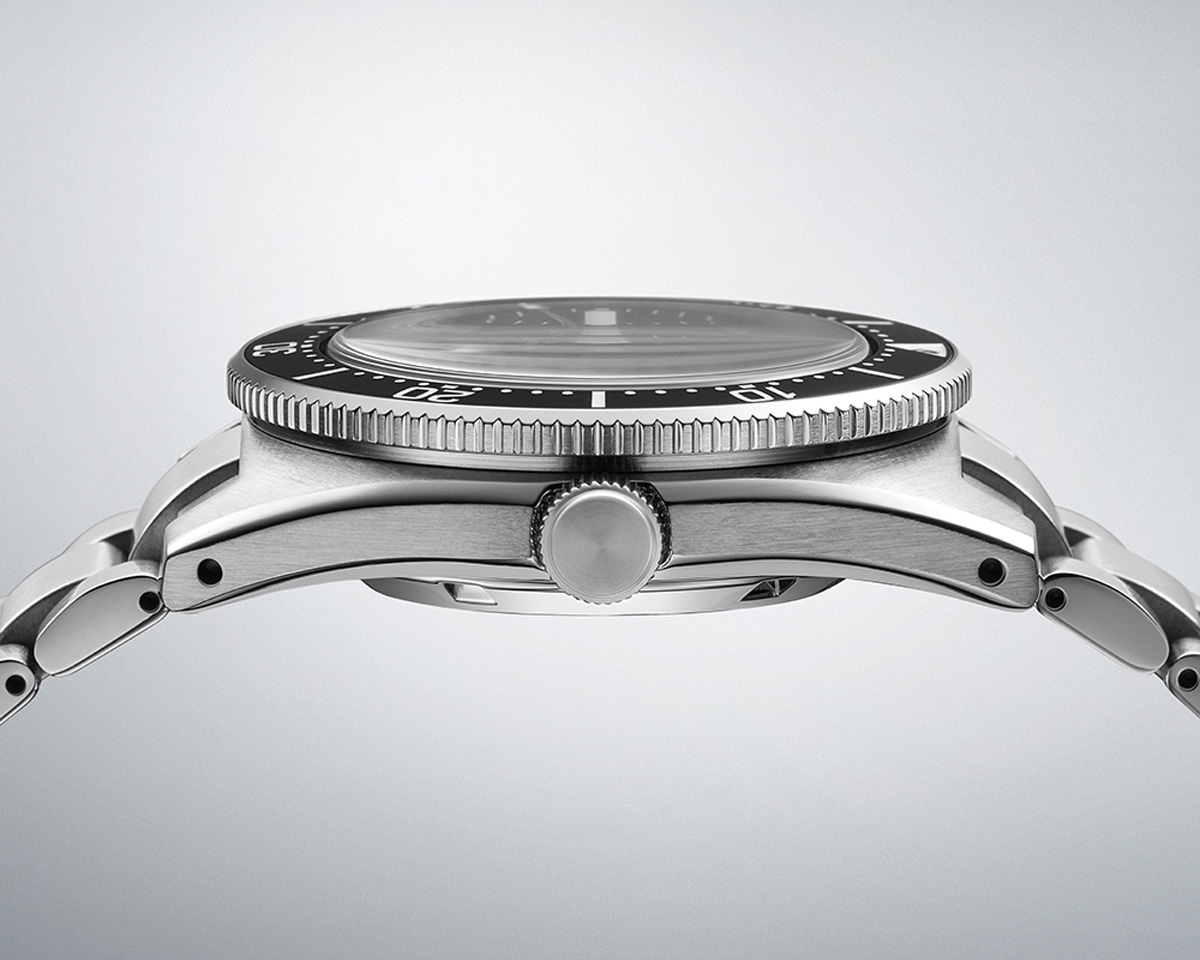 SBDC197のケース厚は、13mm