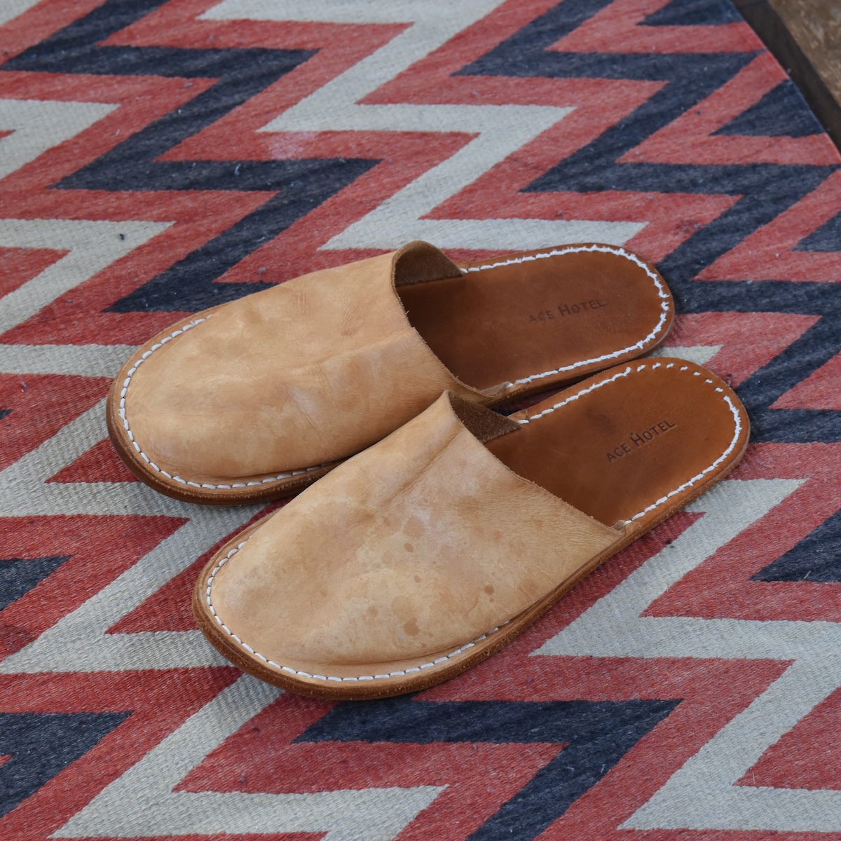 〈Hender Scheme〉×〈Ace Hotel〉レザースリッパ