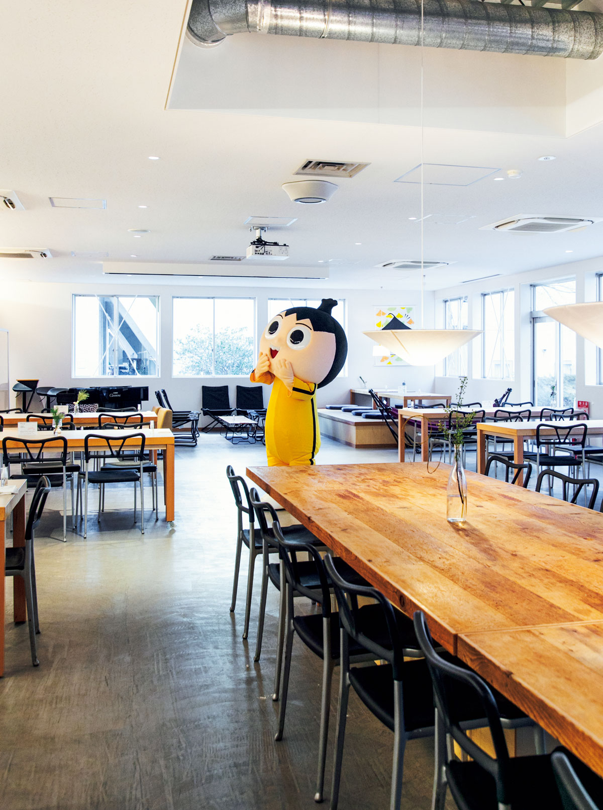 食堂コマニを訪れたシン