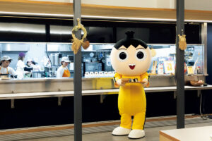 食堂コマニを訪れたシン