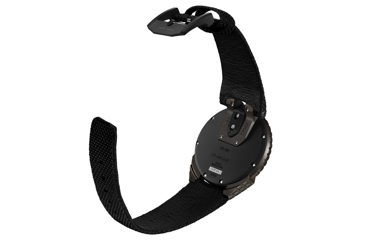 UR-101 T-Rexのケース