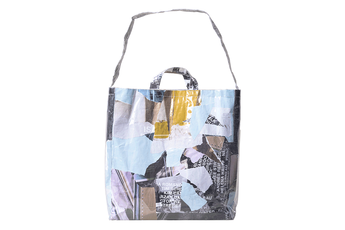 〈リバーバレイト〉のバッグ