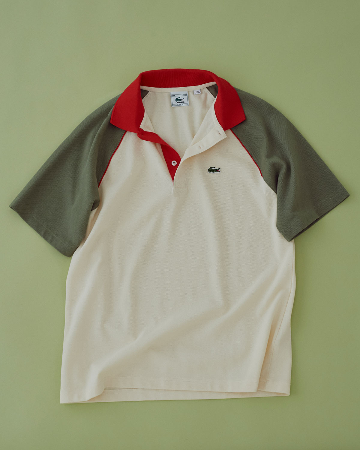 ラコステのラグランスリーブポロシャツ