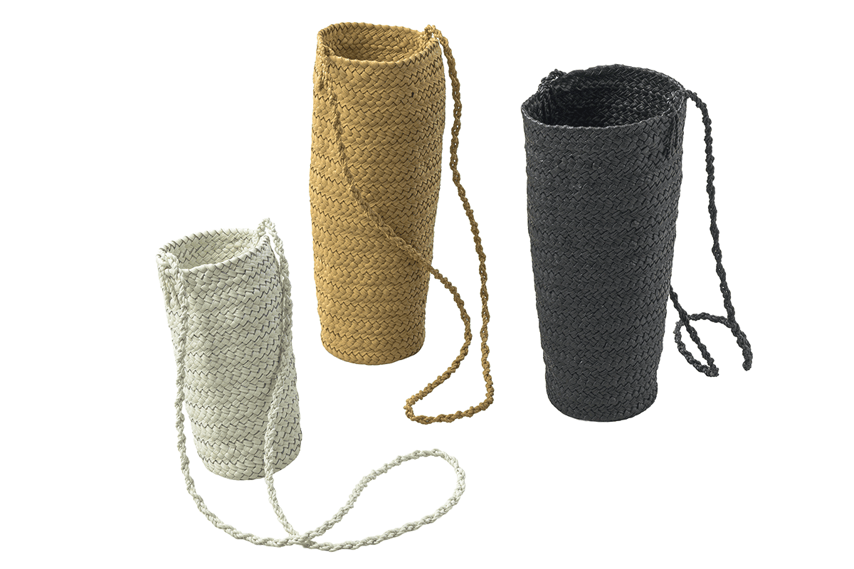 〈アエタ〉のバッグ