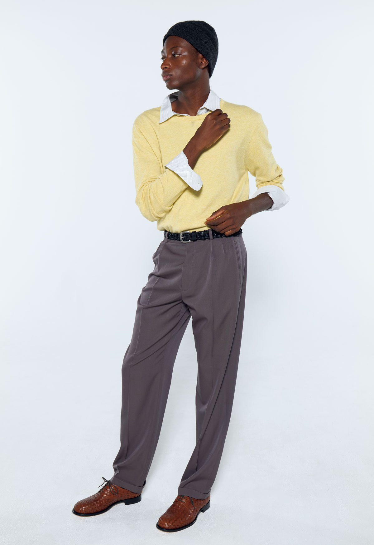 The Rowのカシミヤニット、シルクシャツ、ウールパンツ、カシミヤニットキャップ、カーフレザーベルト、カーフレザーシューズ