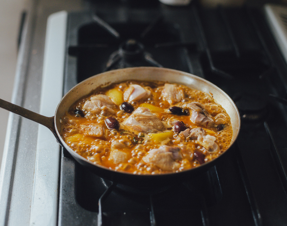 強火で5分炊く様子