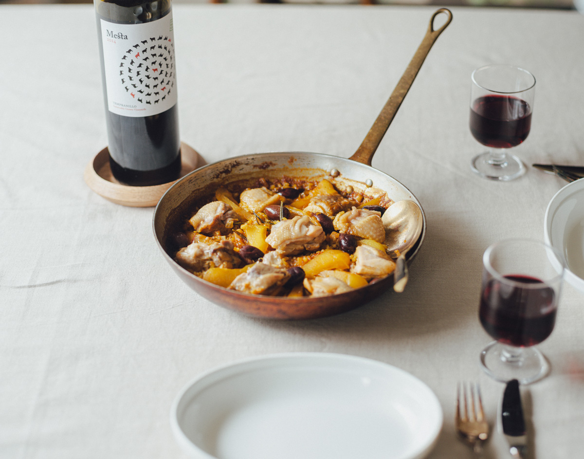 チキンパエリアと赤ワイン