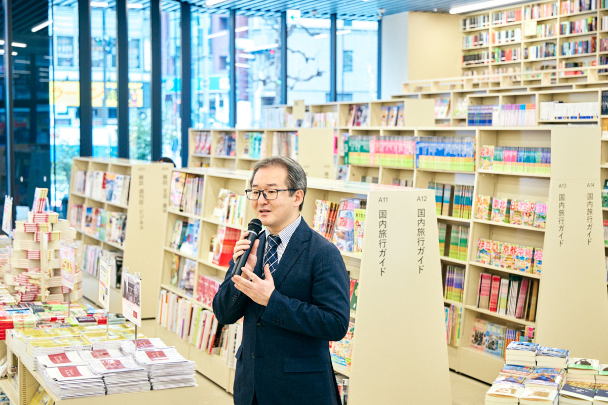 三省堂の亀井崇雄社長