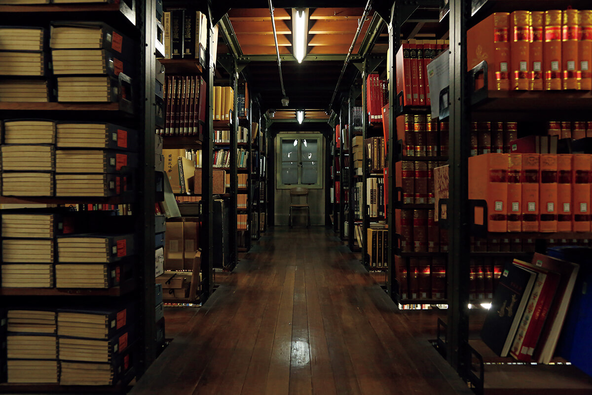 和歌山〈高野山大学図書館〉内観
