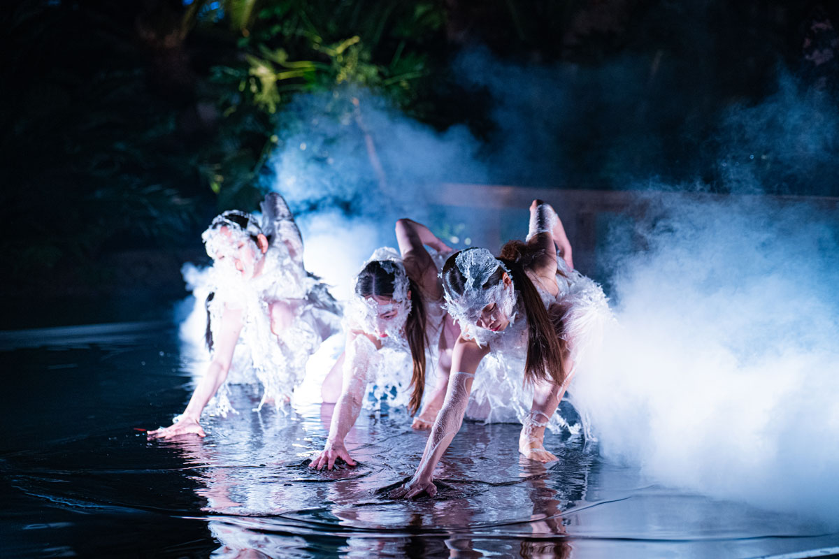 「UZETSU」によるパフォーマンス