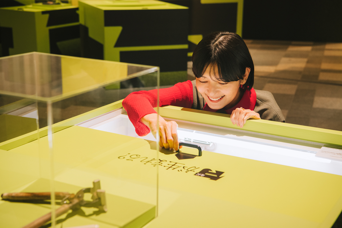 展示を見る菊池亜希子