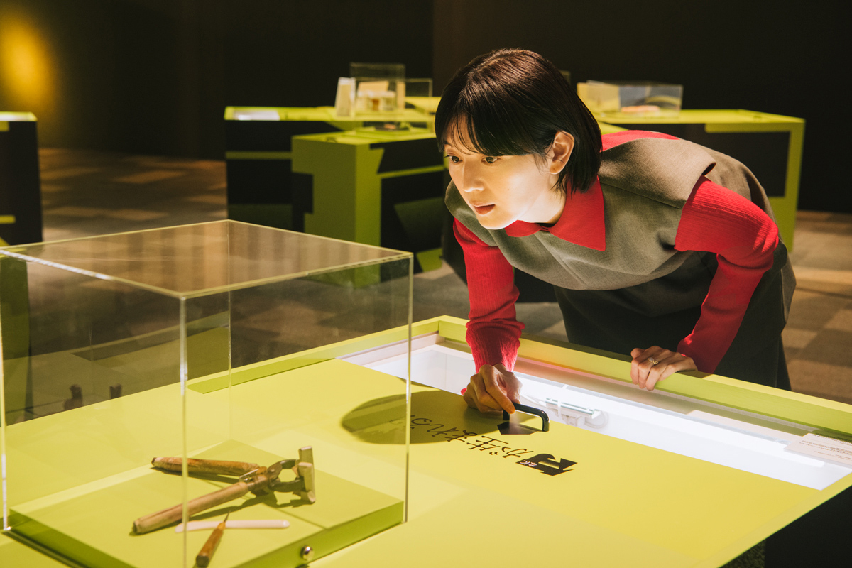 展示を見る菊池亜希子