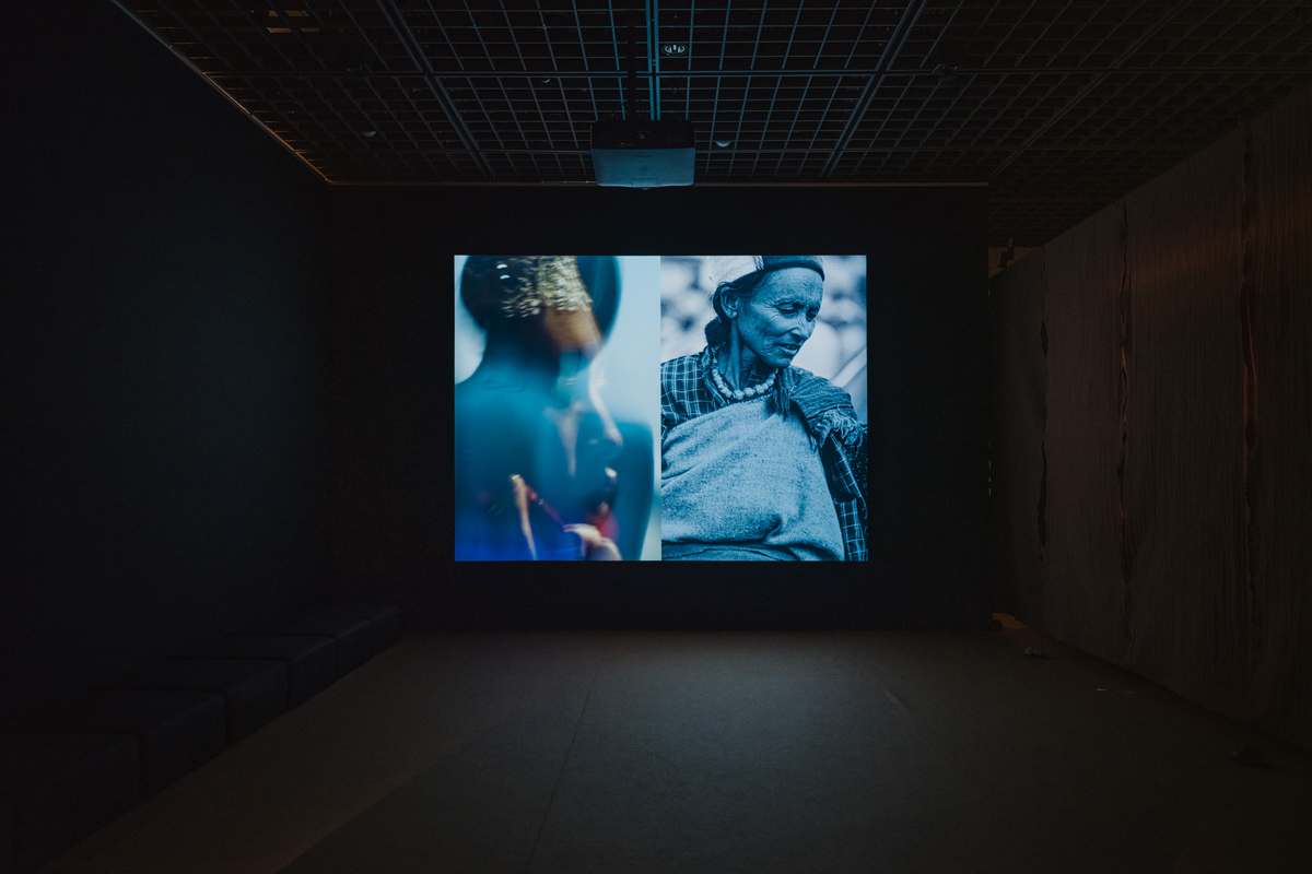 高木由利子 写真展 Threads of Beauty 1995‐2025 ― 時をまとい、風をまとう。展示の様子