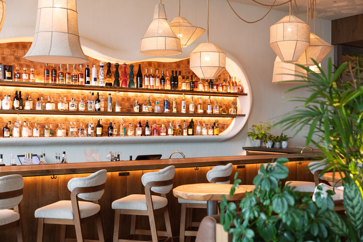 1 Hotel Tokyo Spotted Stoneのバーカウンター