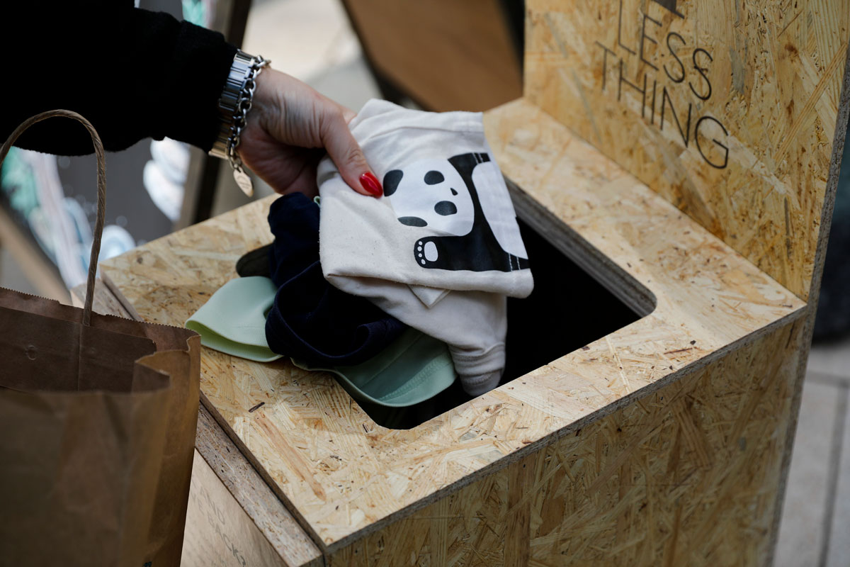 衣類回収ボックス