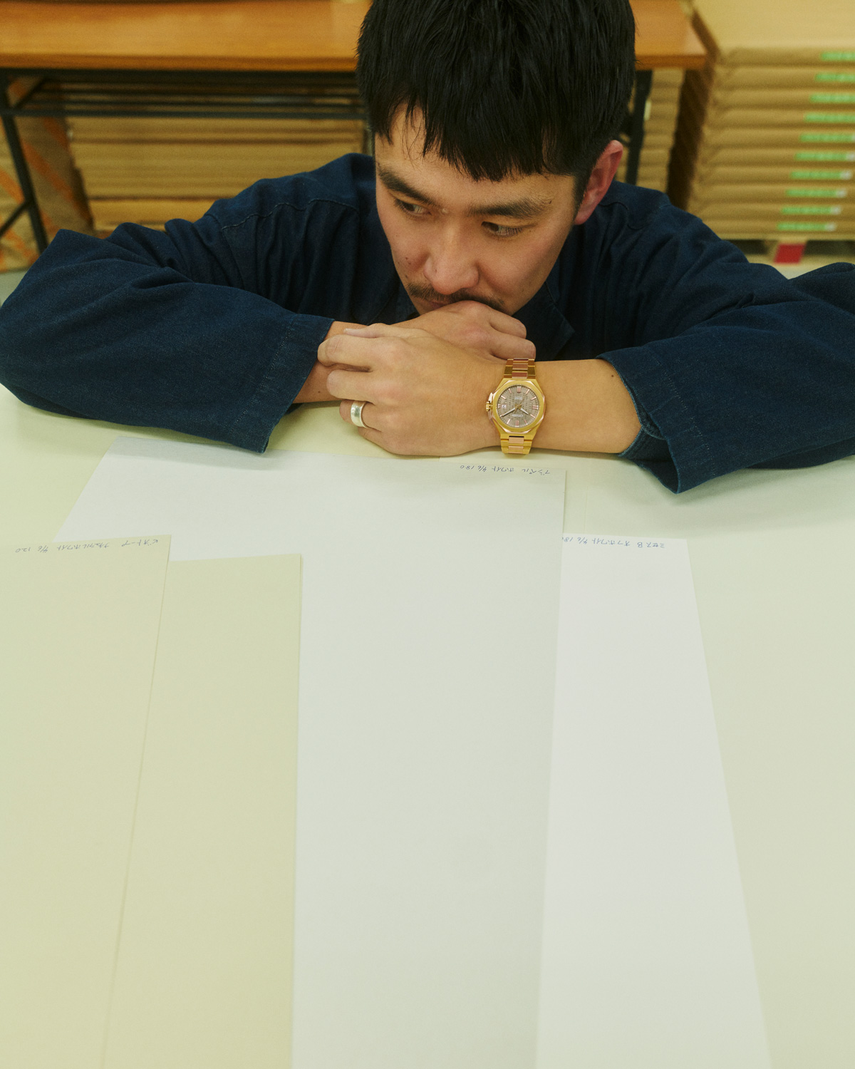 作業中の三原さん