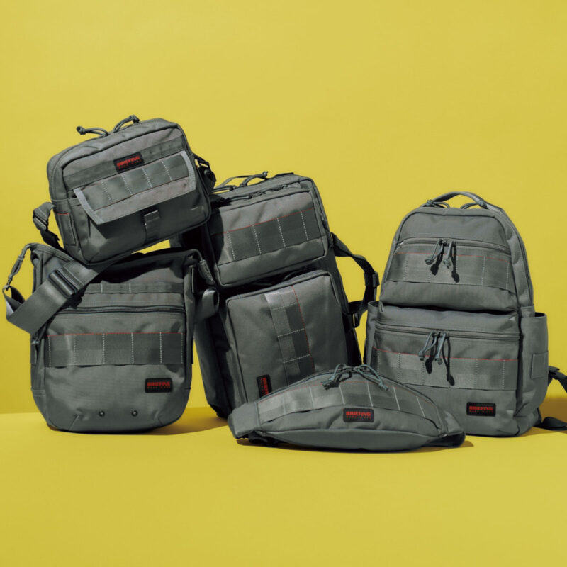 左上／スクエア型ショルダーバッグ《MAG SHOULDER S》、左下／ショルダーバッグ《DAY TRIPPER》、中央／3wayバッグ《NEO TRINITY LINER》、中央下／ショルダーバッグ《TRIPOD》、右／バックパック《ATTACK PACK》