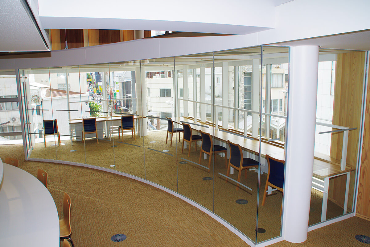 高知〈オーテピア高知図書館〉内観