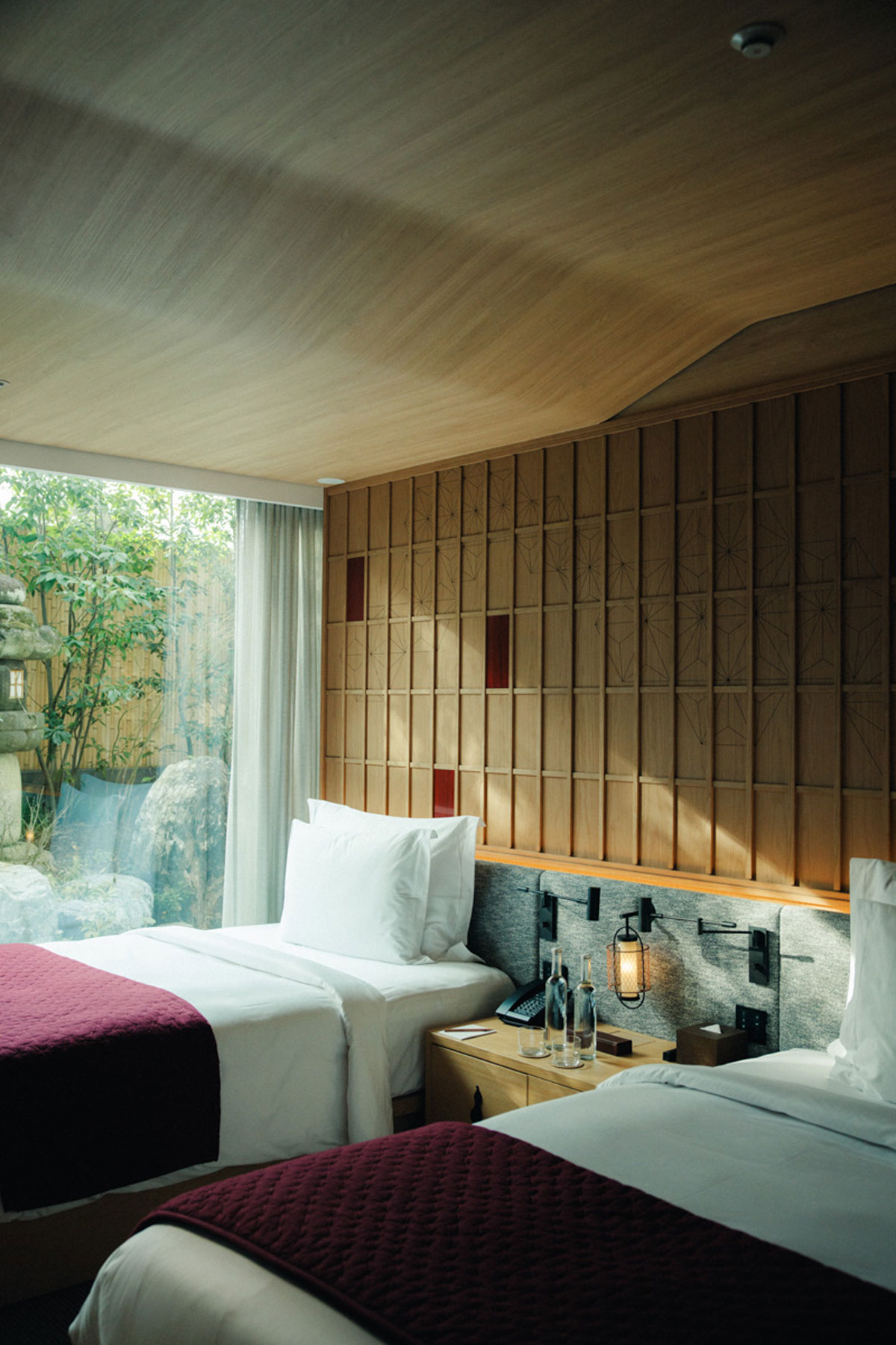 「プレミアム スイート ガーデン ツイン」のベッドルーム。