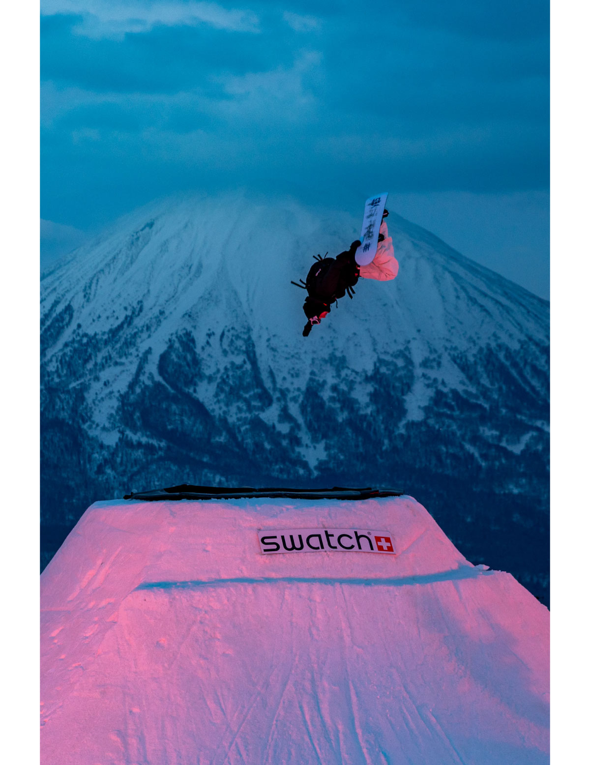 「Swatch Nines Snow 2026」での演技するアスリート