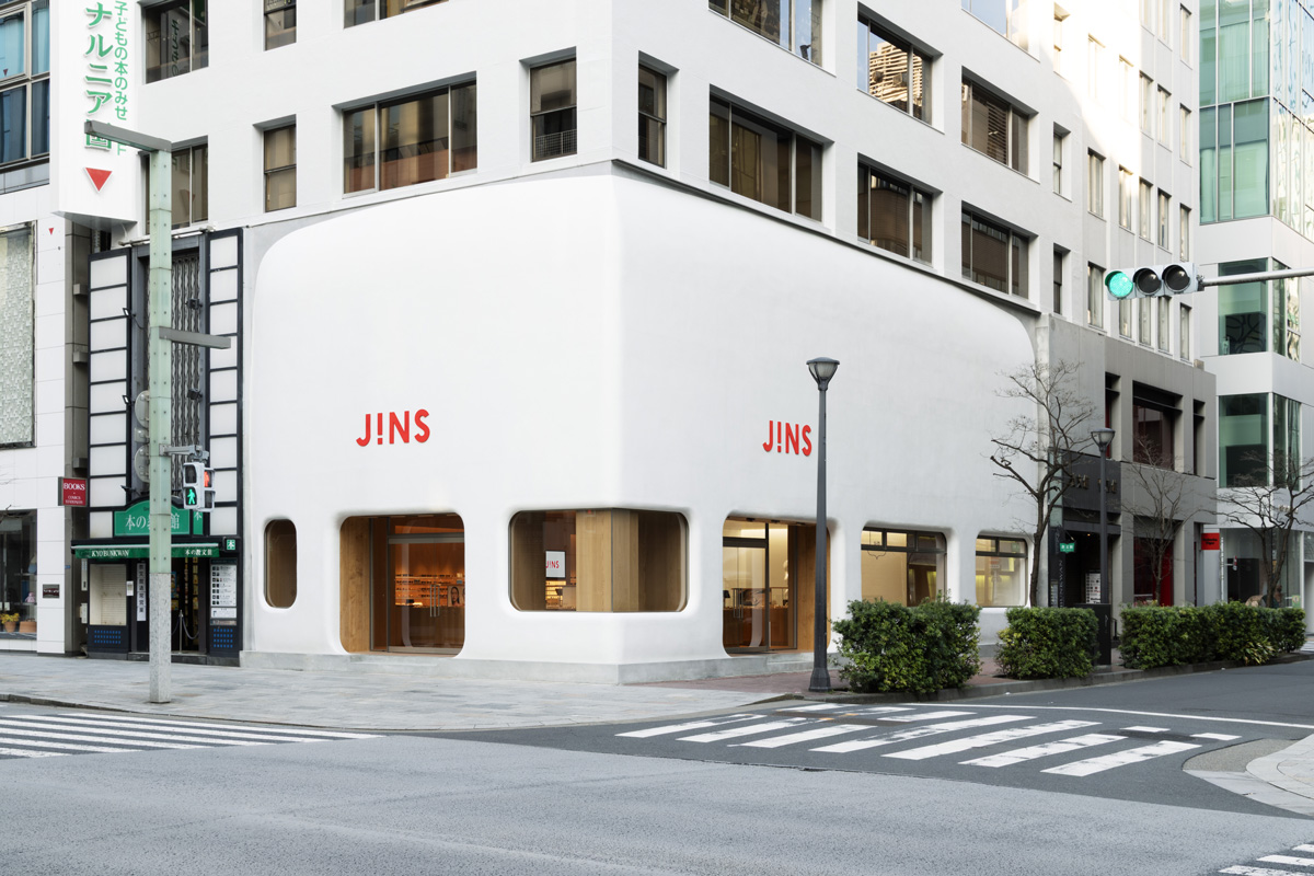 JINS銀座店の外観