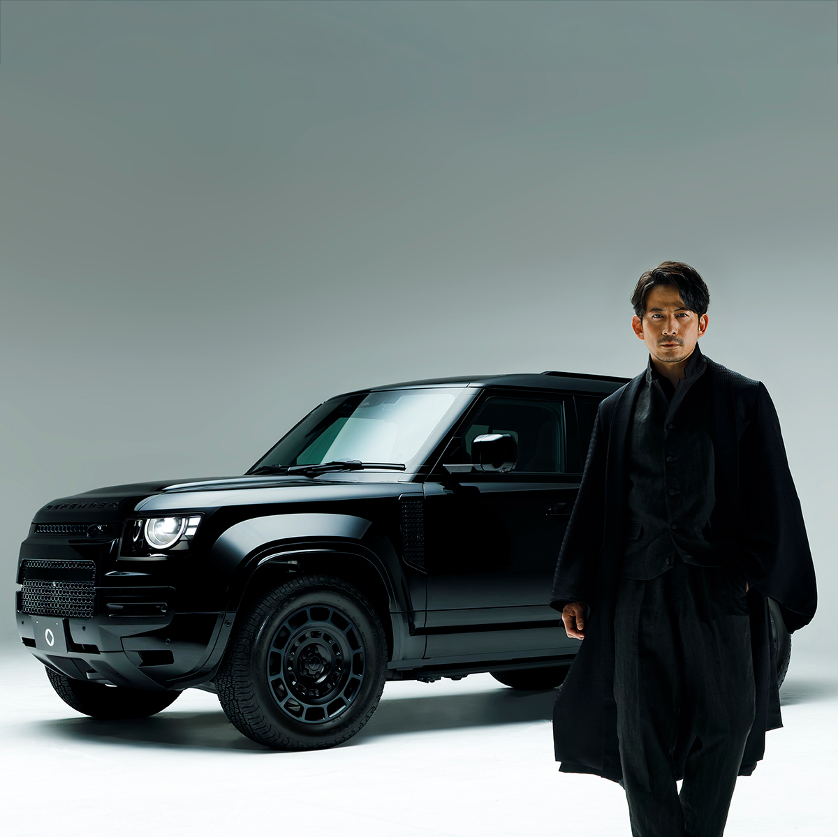 [PR]岡田准一がDEFENDERブランド・アンバサダーに就任。両者が示す“フィールドを超越する”在り方