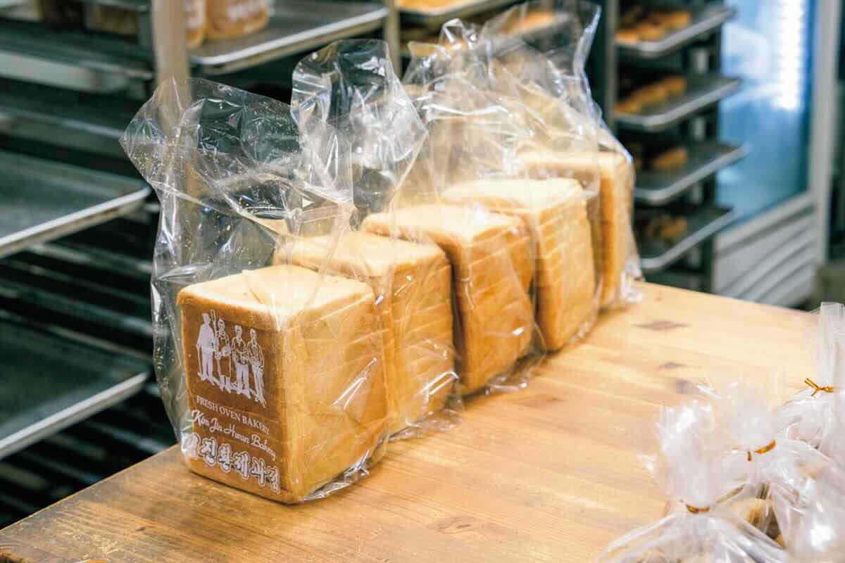 名物の牛乳食パン