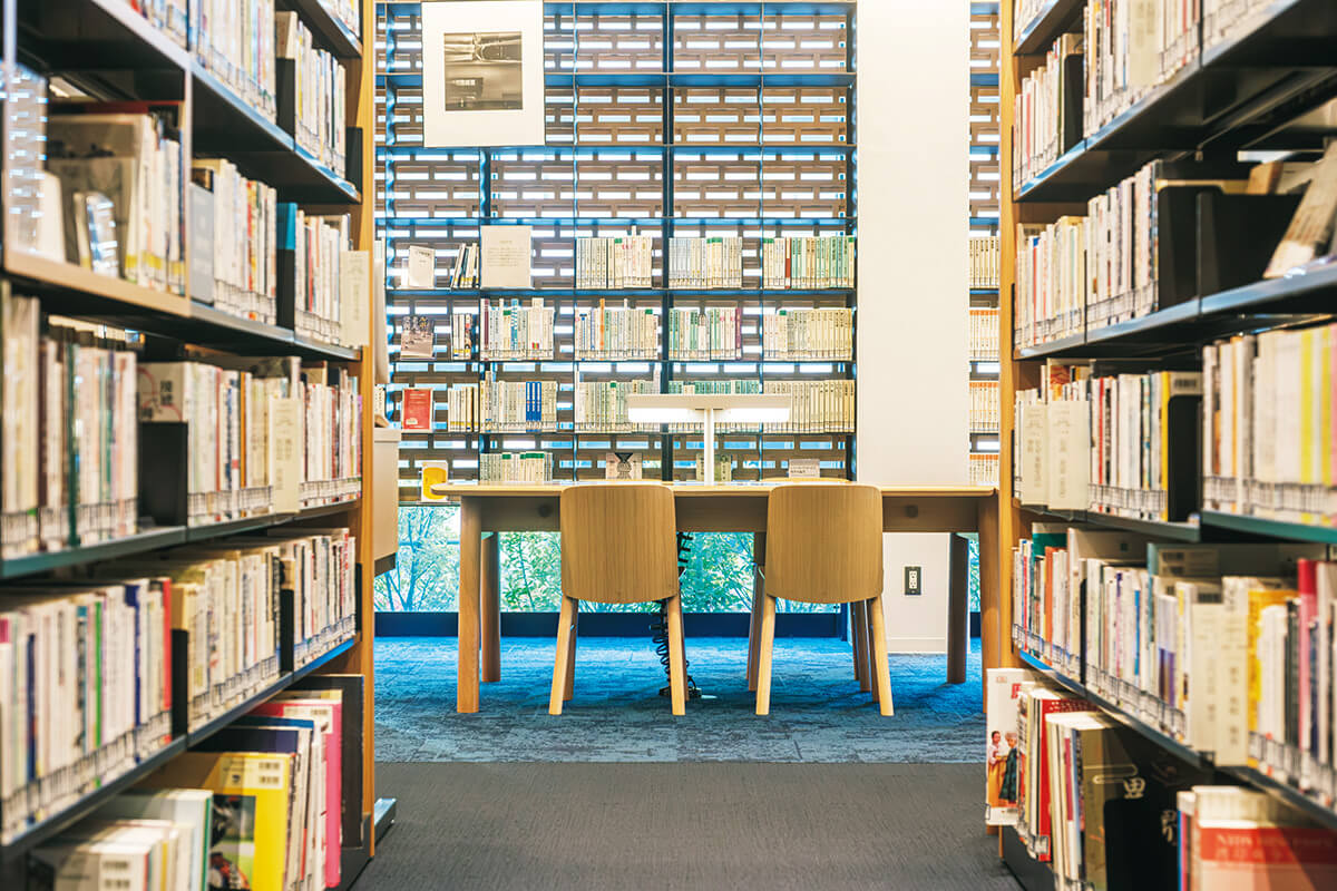 椅子のいい図書館。神奈川〈神奈川県立図書館〉 | ブルータス| BRUTUS.jp