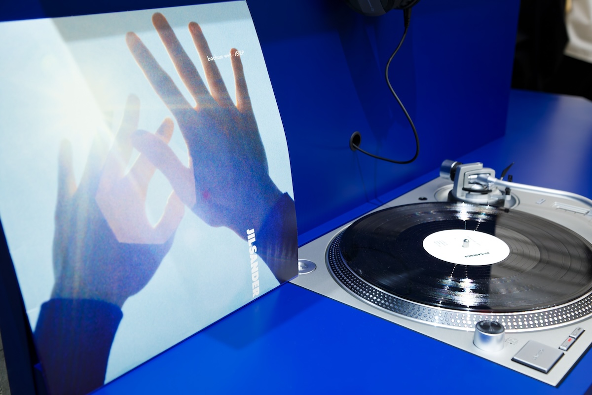 JIL SANDER x BOCHUM WELT 『WANDERLUST』のジャケットと円盤