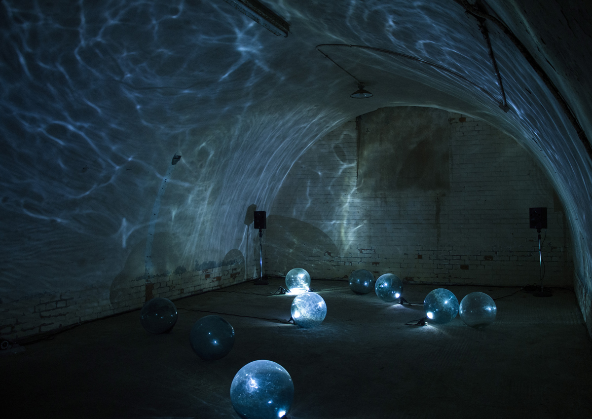 チョータンタン 2024年に横須賀市で行われた芸術祭「SENSE ISLAND/LAND 感覚の島と感覚の地 2024」内で発表した米ヶ濱砲台跡での展示風景