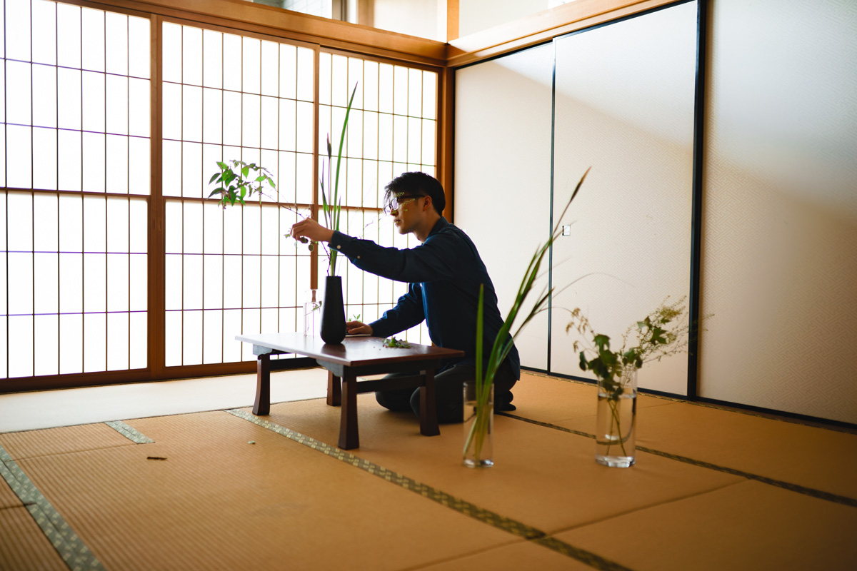 560 年の伝統と AI の共創。華道家・写真家 池坊専宗が語る、伴走者