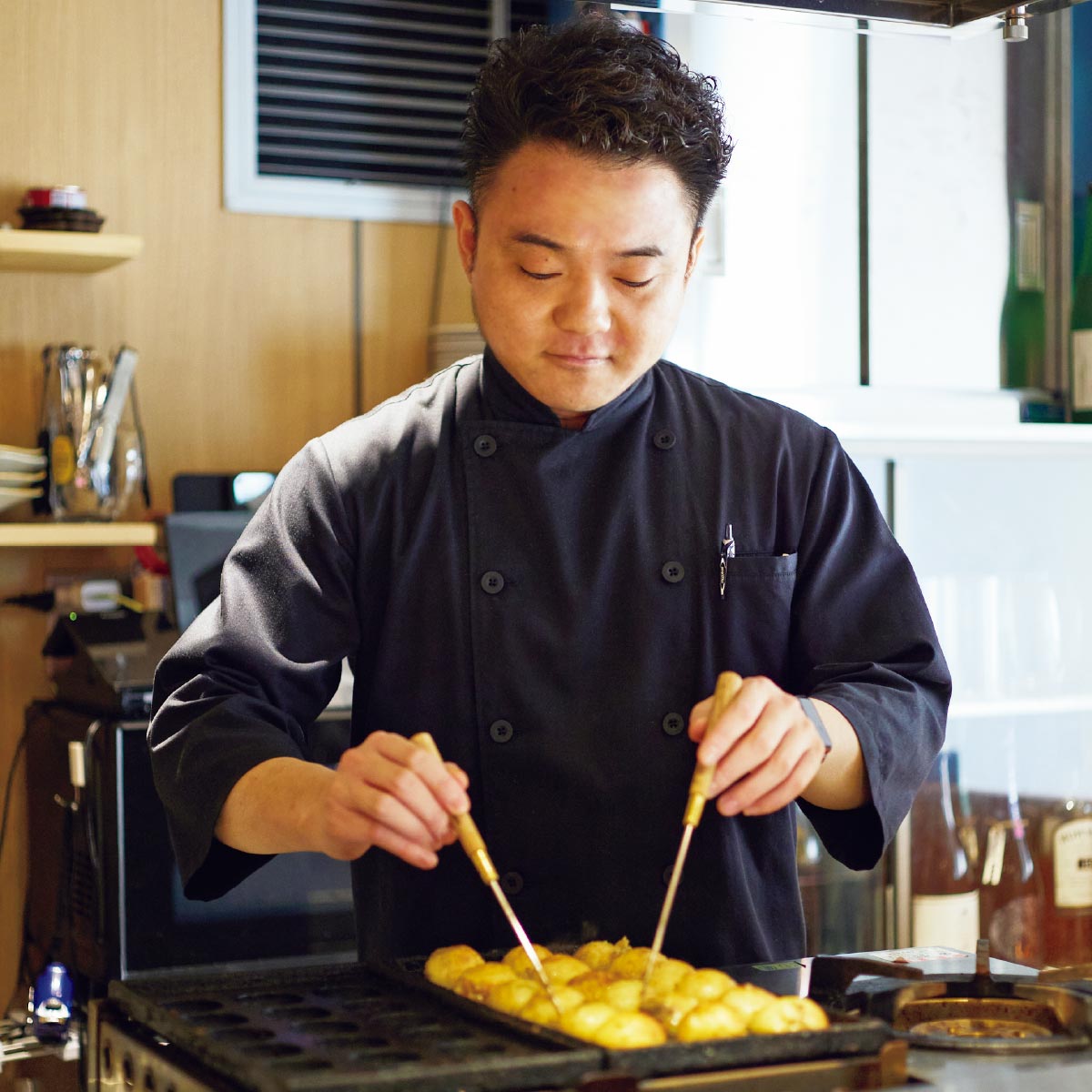グルマン温故知新：学芸大学〈米粉と鉄板〉たこ焼きに広島焼き、ソース